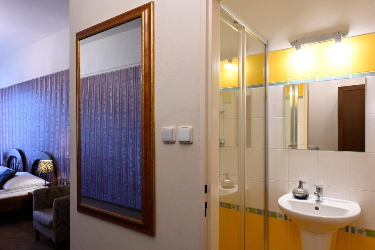 Hotel Boucek Kroměříž Dış mekan fotoğraf