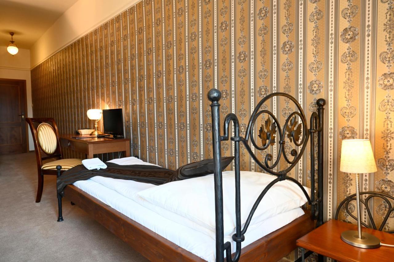 Hotel Boucek Kroměříž Dış mekan fotoğraf