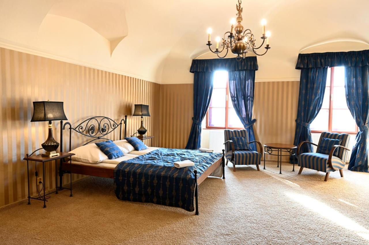 Hotel Boucek Kroměříž Dış mekan fotoğraf