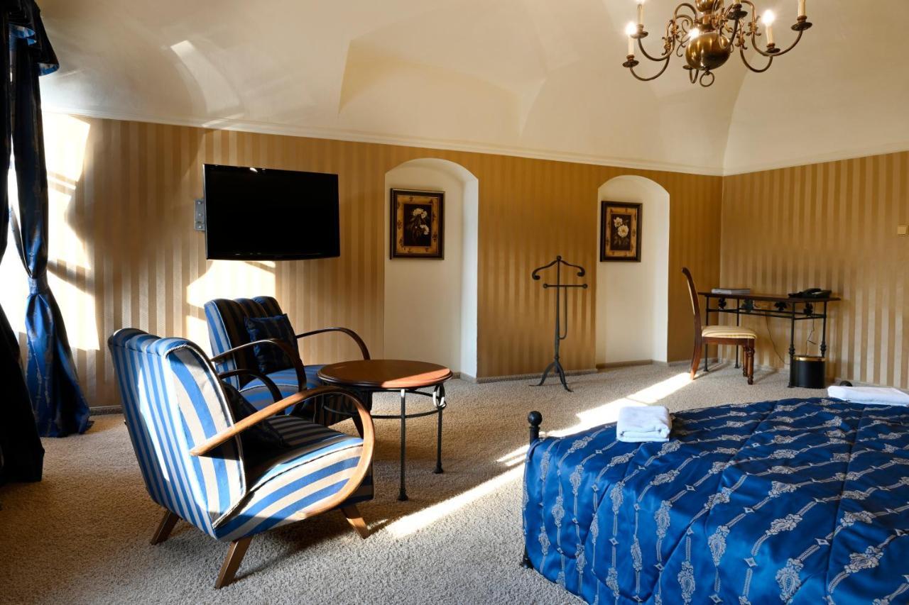 Hotel Boucek Kroměříž Dış mekan fotoğraf