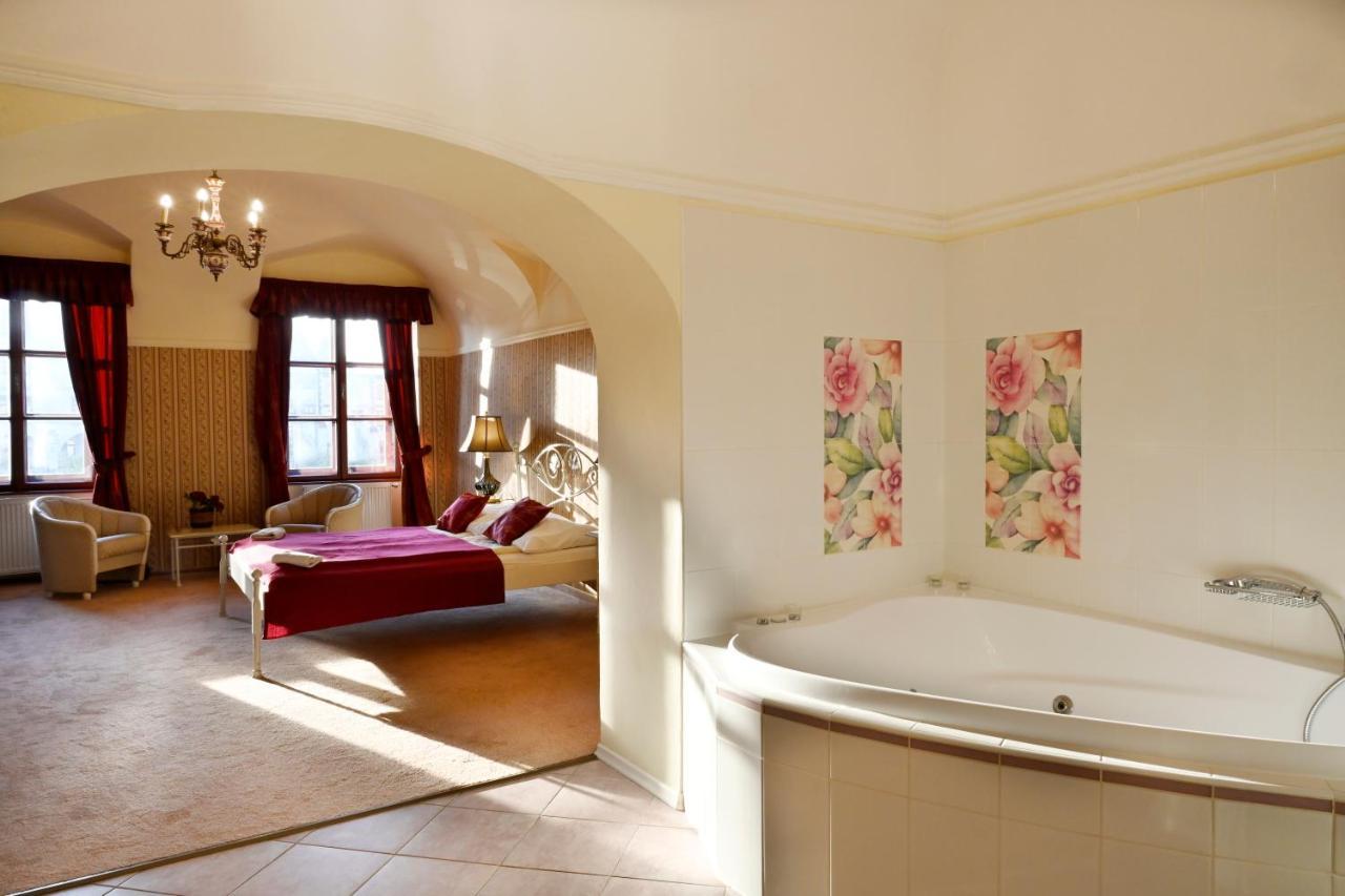 Hotel Boucek Kroměříž Dış mekan fotoğraf