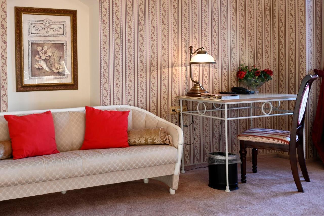 Hotel Boucek Kroměříž Dış mekan fotoğraf