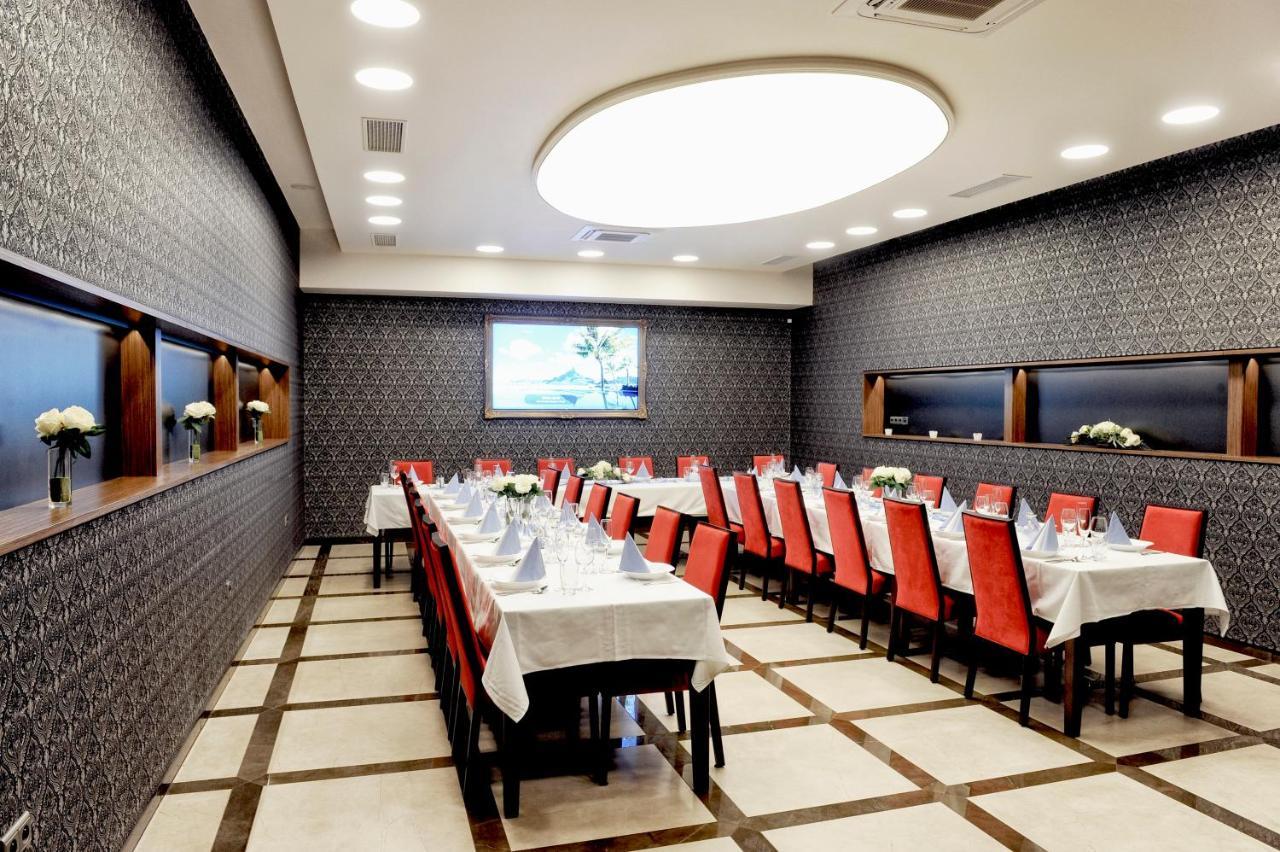 Hotel Boucek Kroměříž Dış mekan fotoğraf